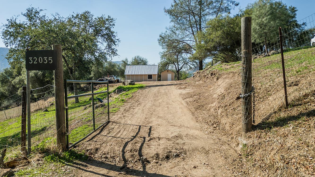 32035 Sycamore Rd, Tollhouse, CA 93667