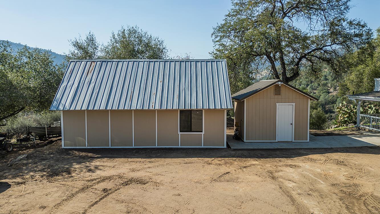 32035 Sycamore Rd, Tollhouse, CA 93667