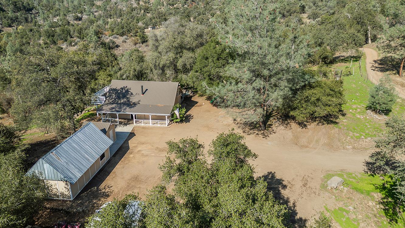 32035 Sycamore Rd, Tollhouse, CA 93667