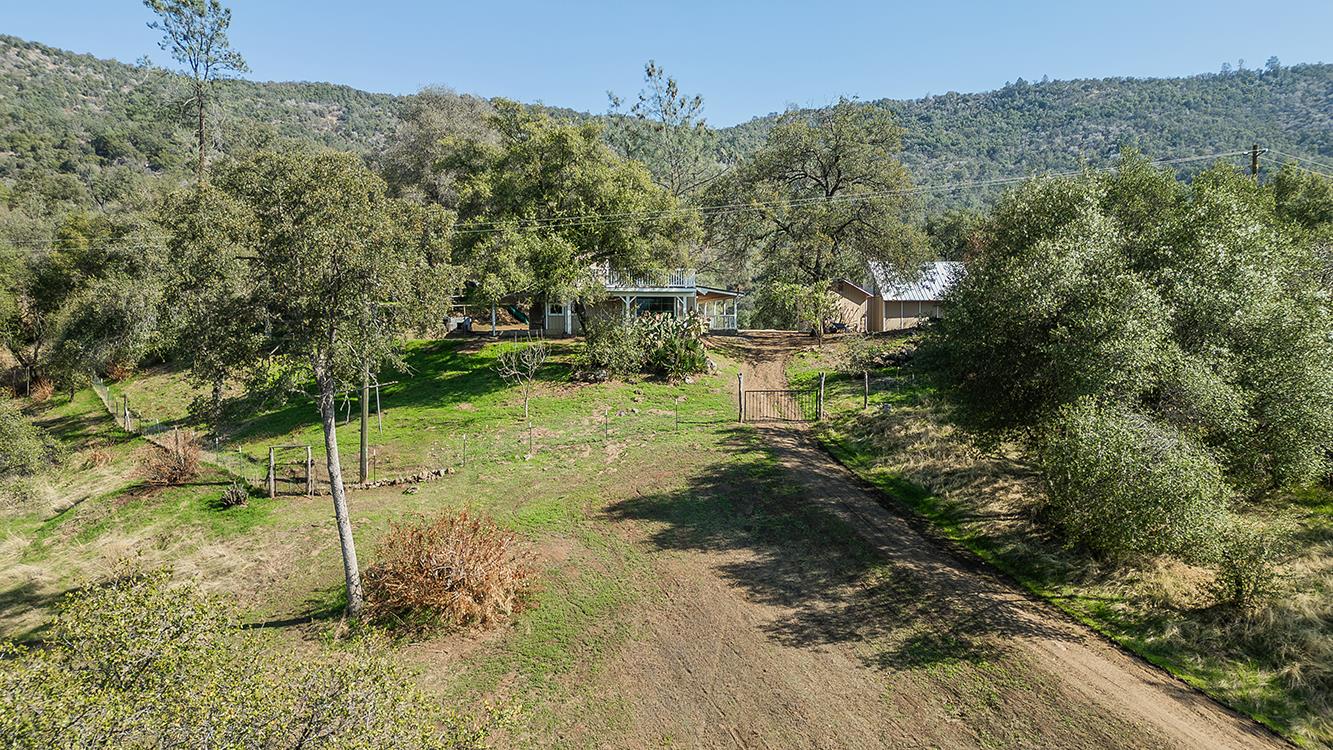 32035 Sycamore Rd, Tollhouse, CA 93667