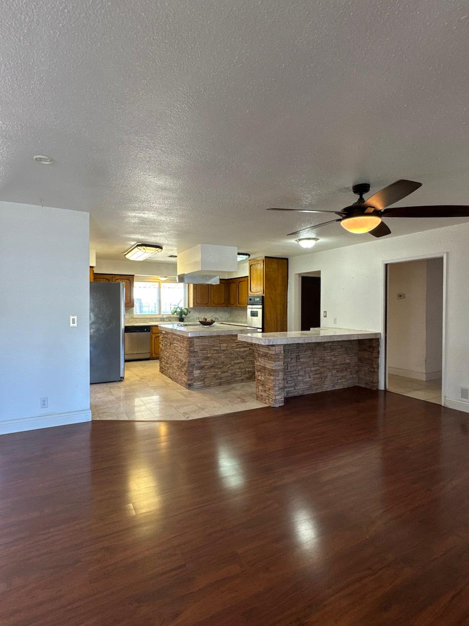 2461 N Grantland Ave, Fresno, CA 93723