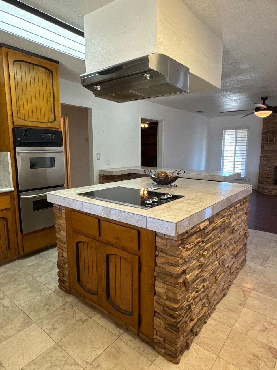 2461 N Grantland Ave, Fresno, CA 93723