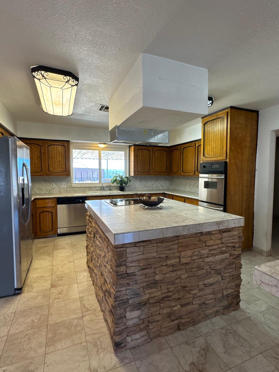 2461 N Grantland Ave, Fresno, CA 93723