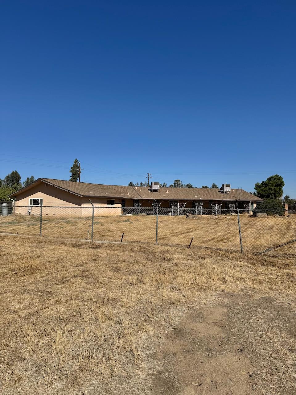 2461 N Grantland Ave, Fresno, CA 93723