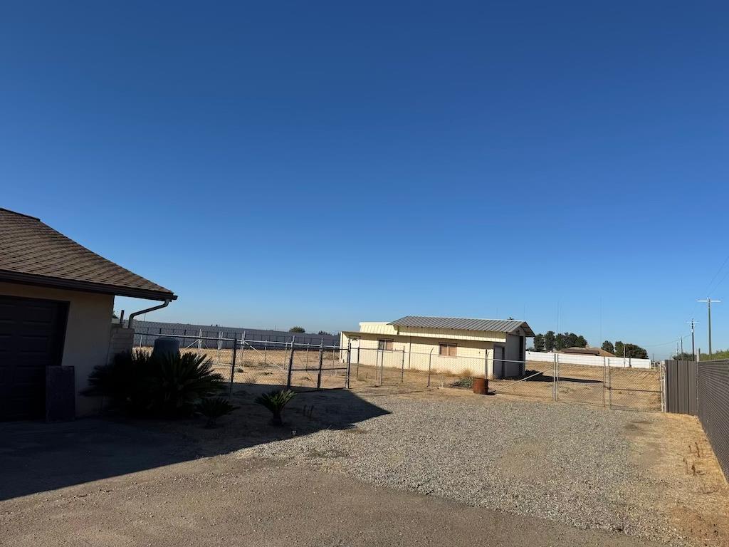 2461 N Grantland Ave, Fresno, CA 93723