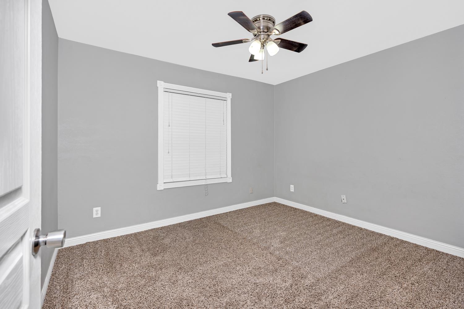 1188 W Pinedale Ave, Fresno, CA 93711