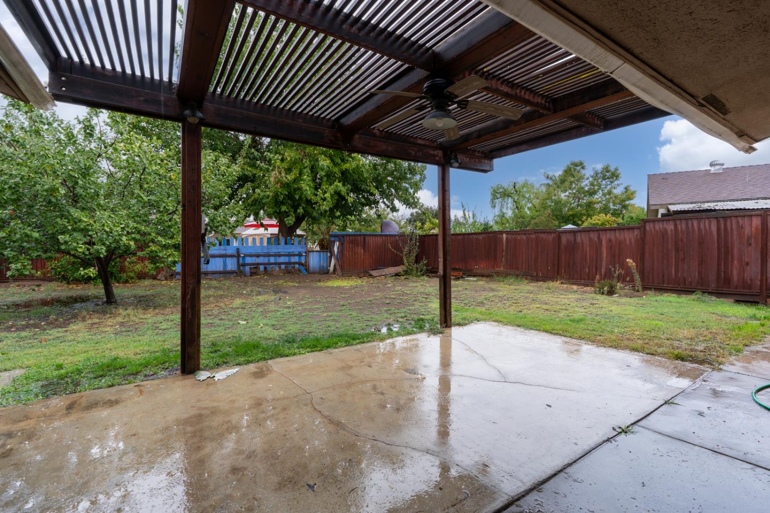 1188 W Pinedale Ave, Fresno, CA 93711