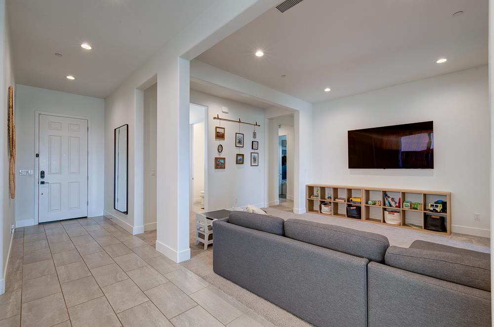 1048 Beaver Pond Loop, Madera, CA 93636