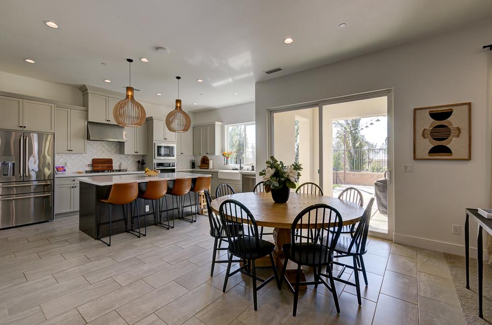 1048 Beaver Pond Loop, Madera, CA 93636