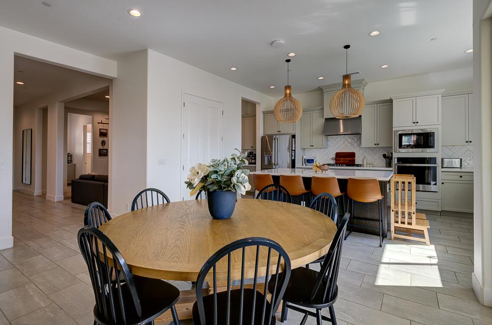 1048 Beaver Pond Loop, Madera, CA 93636
