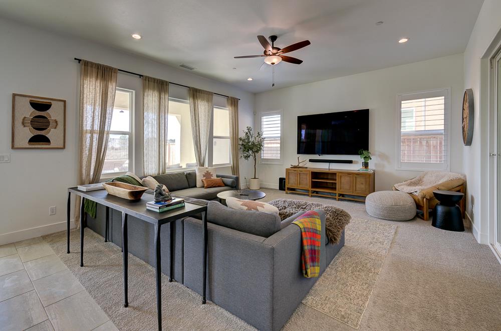 1048 Beaver Pond Loop, Madera, CA 93636
