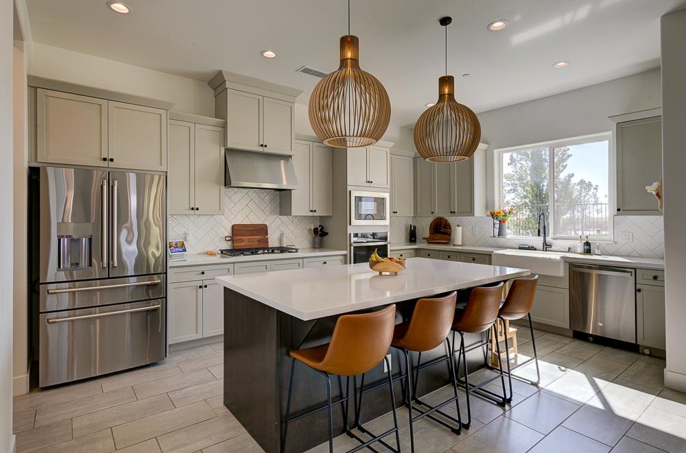 1048 Beaver Pond Loop, Madera, CA 93636