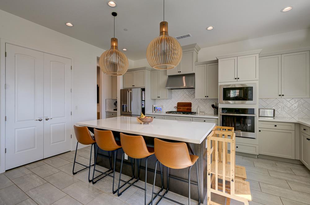 1048 Beaver Pond Loop, Madera, CA 93636