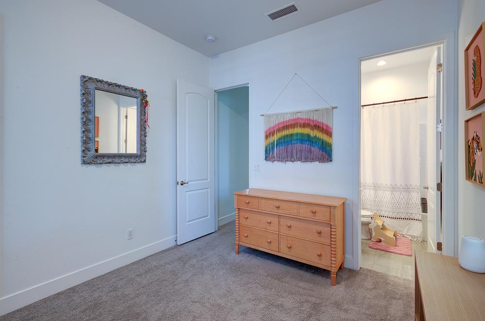 1048 Beaver Pond Loop, Madera, CA 93636