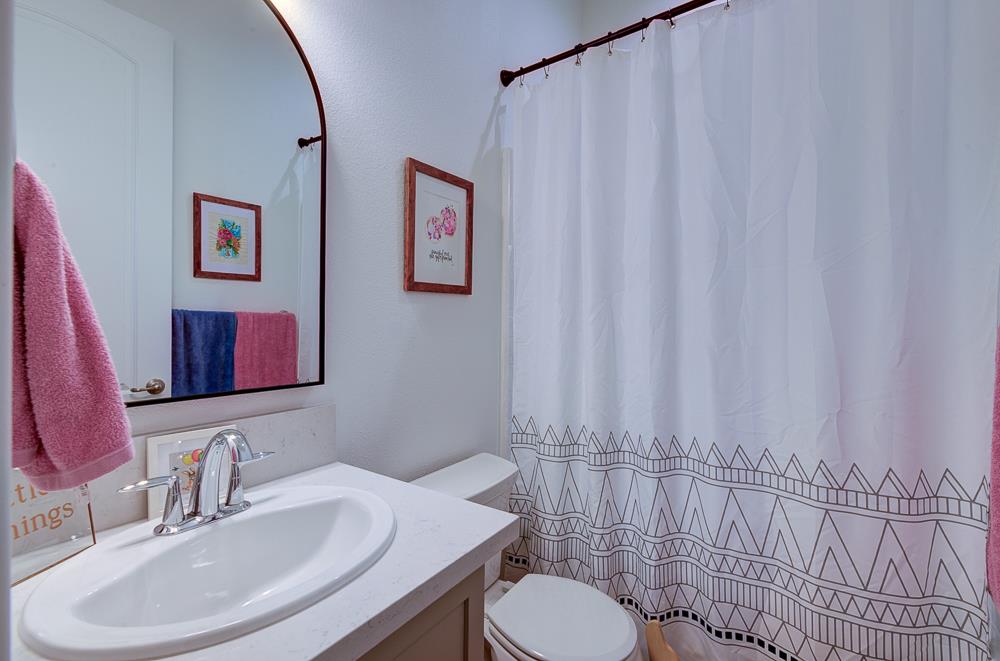 1048 Beaver Pond Loop, Madera, CA 93636