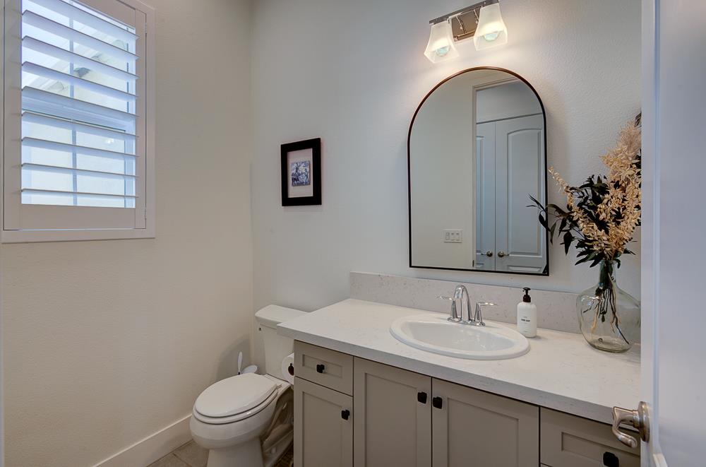 1048 Beaver Pond Loop, Madera, CA 93636