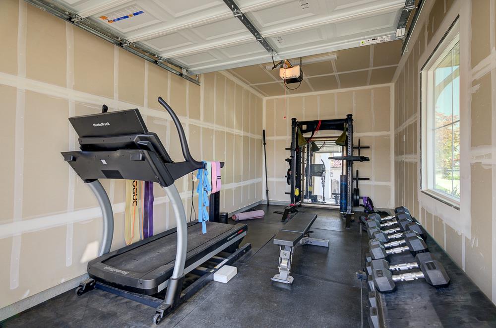1048 Beaver Pond Loop, Madera, CA 93636