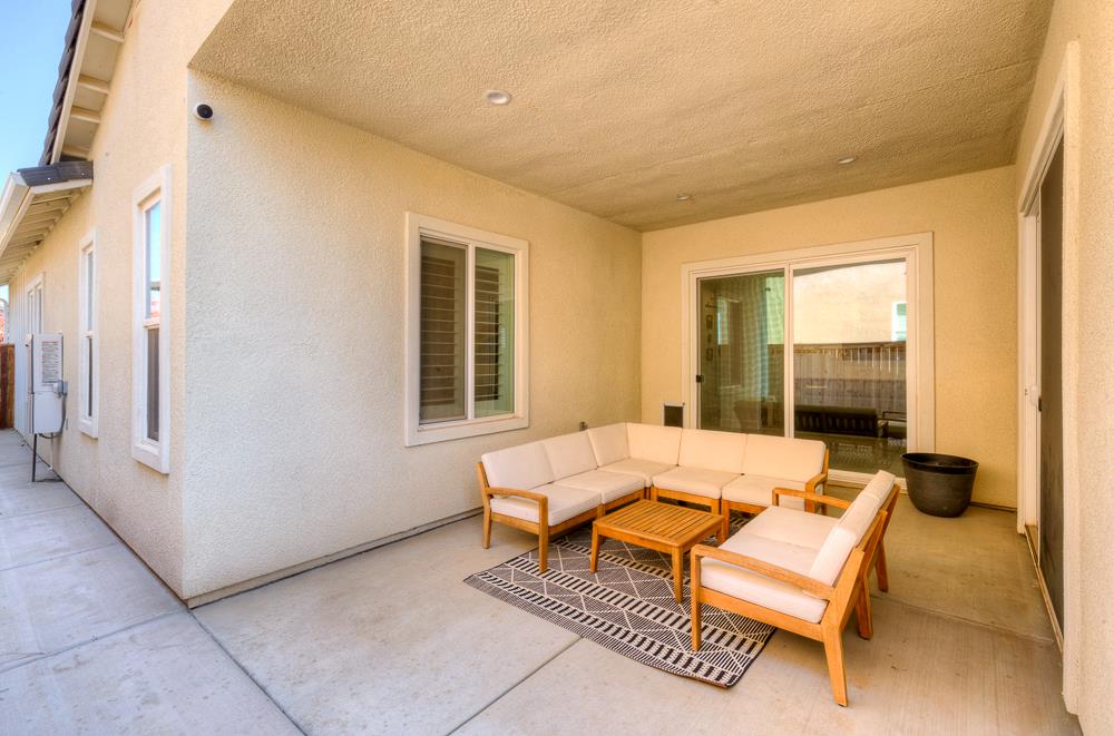 1048 Beaver Pond Loop, Madera, CA 93636