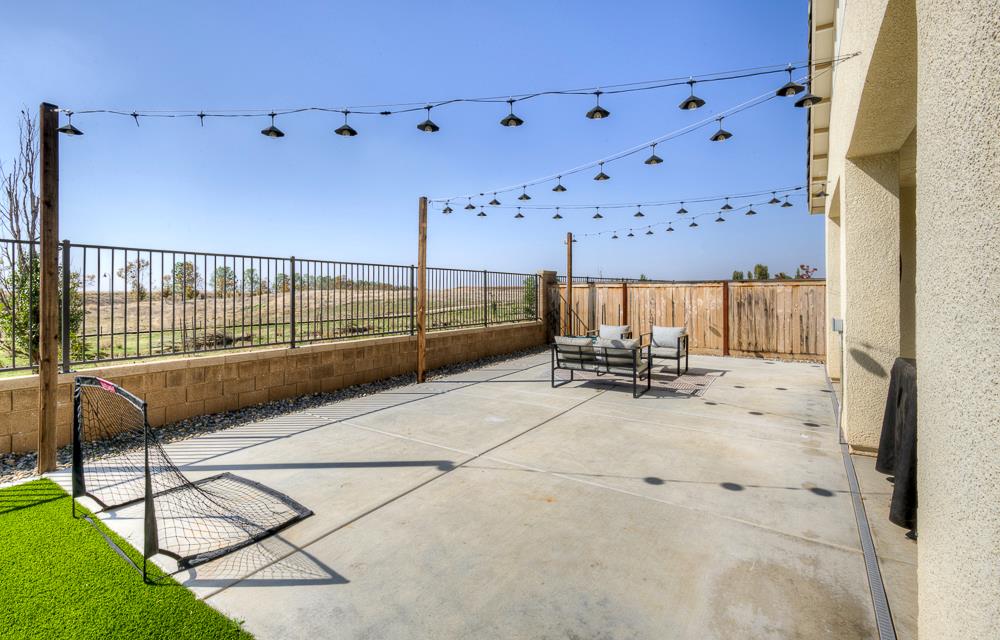 1048 Beaver Pond Loop, Madera, CA 93636