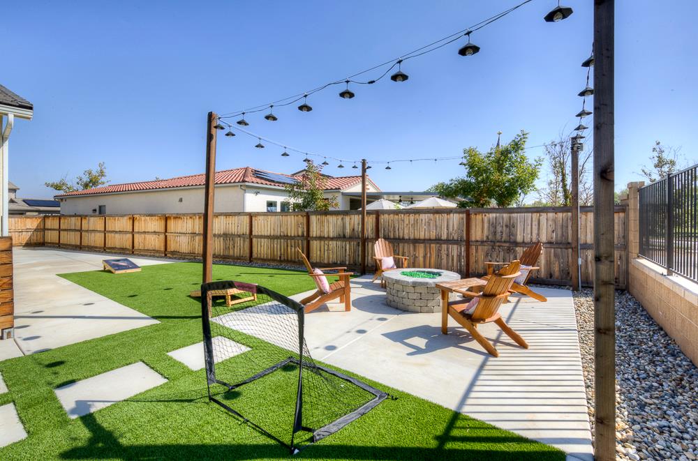 1048 Beaver Pond Loop, Madera, CA 93636