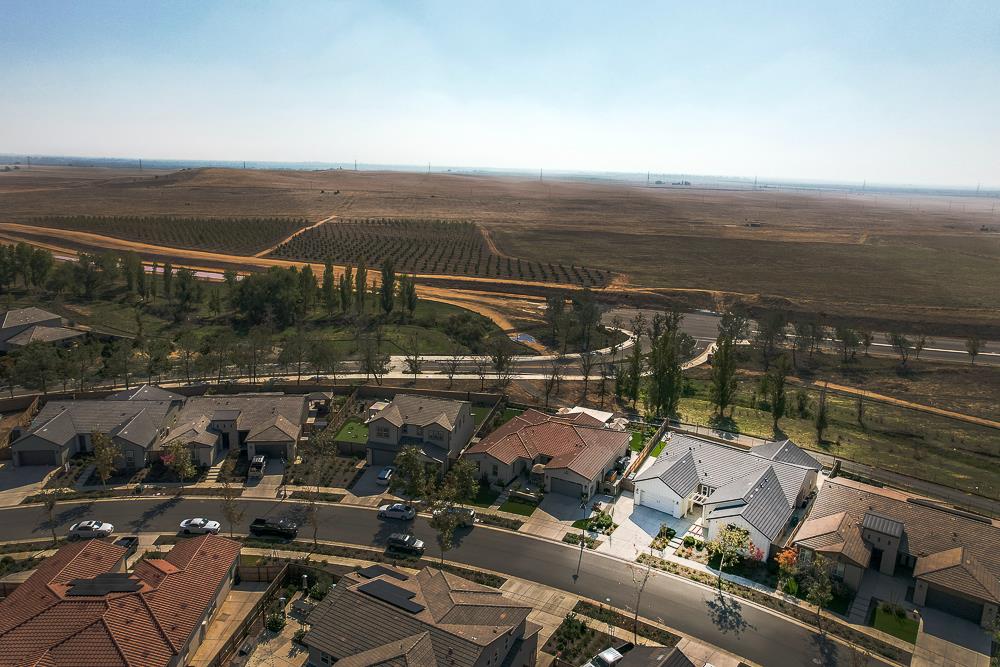 1048 Beaver Pond Loop, Madera, CA 93636