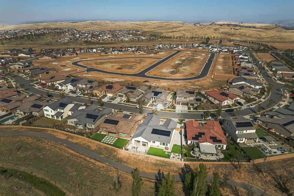 1048 Beaver Pond Loop, Madera, CA 93636
