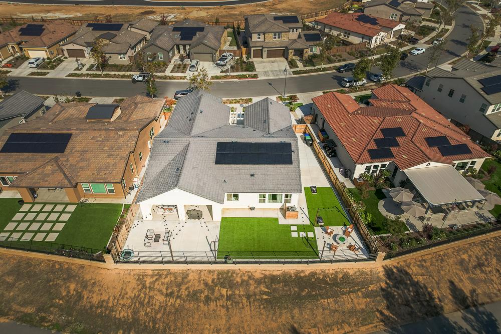1048 Beaver Pond Loop, Madera, CA 93636