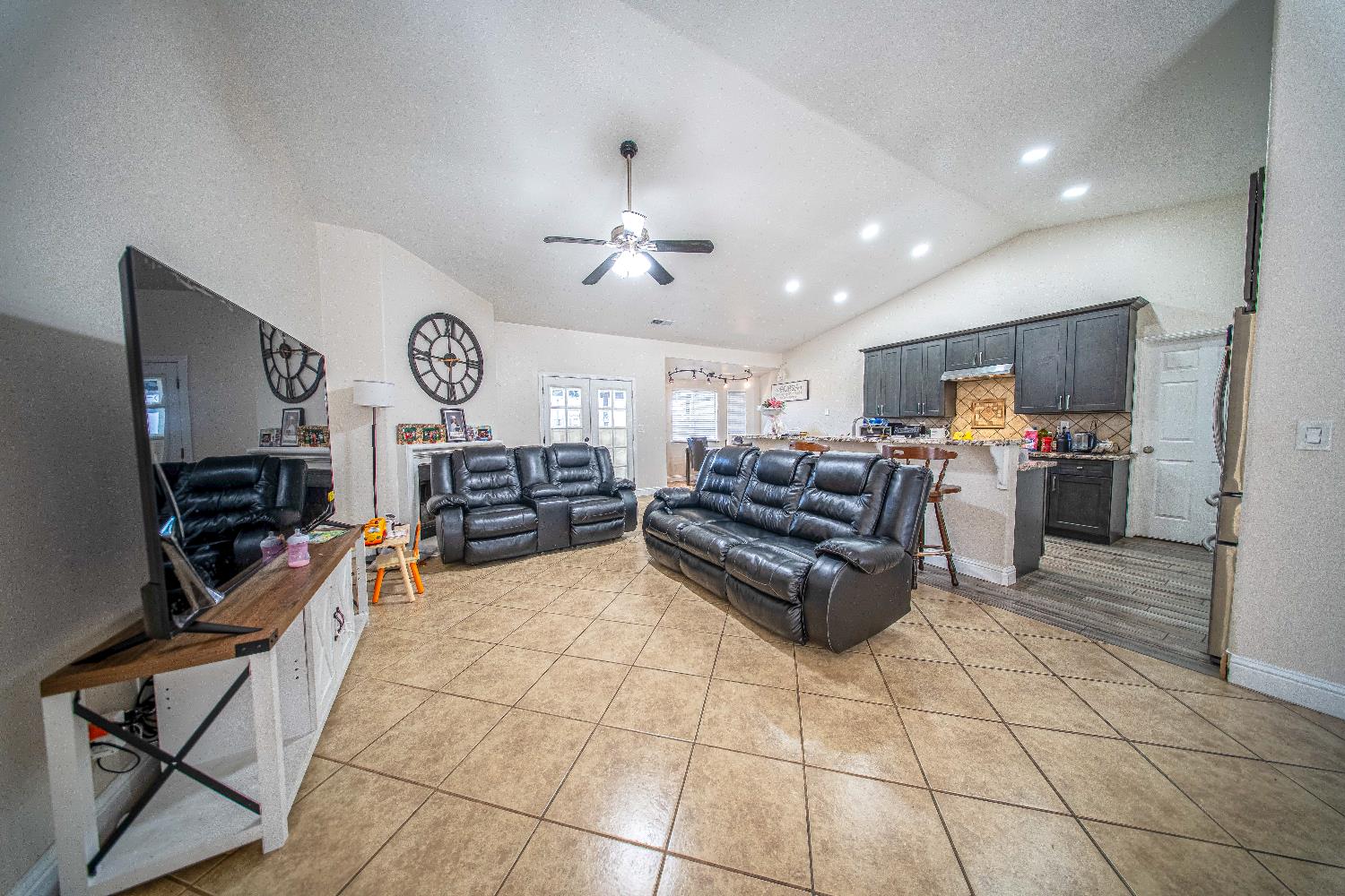 152 N Shelly Ave, Fresno, CA 93727