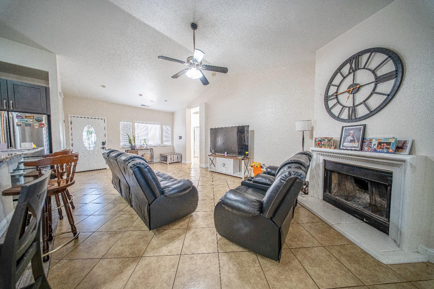 152 N Shelly Ave, Fresno, CA 93727