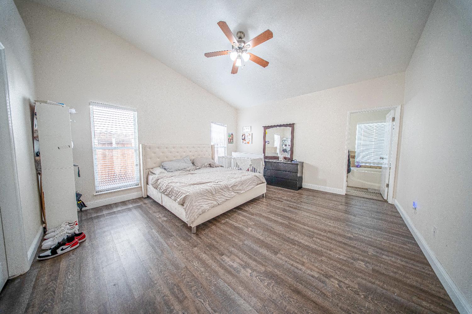 152 N Shelly Ave, Fresno, CA 93727
