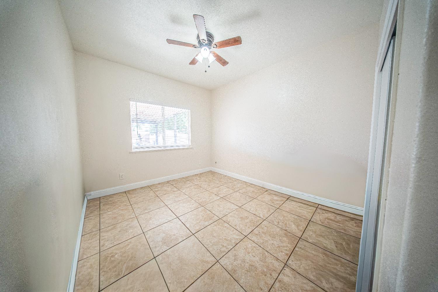 152 N Shelly Ave, Fresno, CA 93727