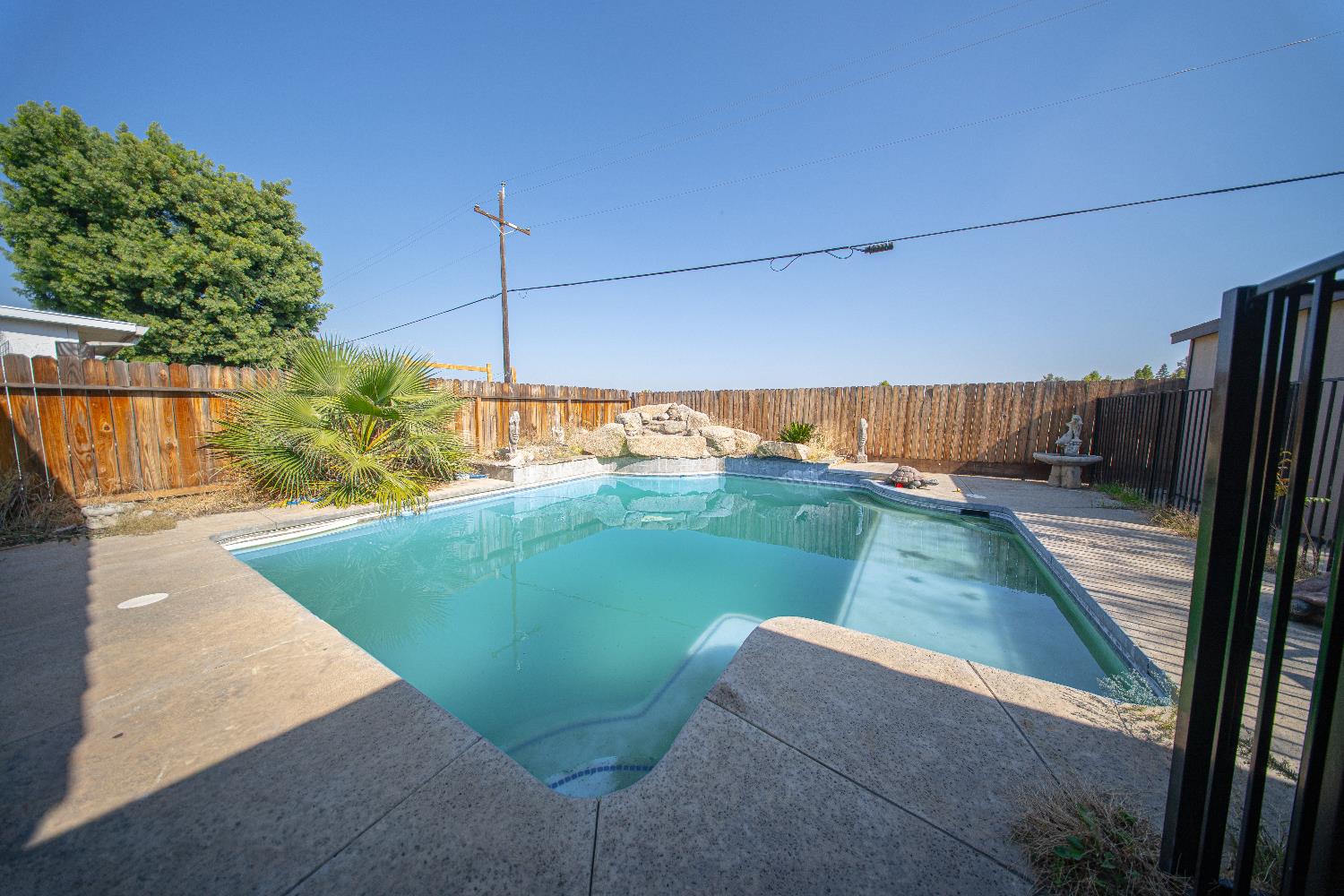 152 N Shelly Ave, Fresno, CA 93727