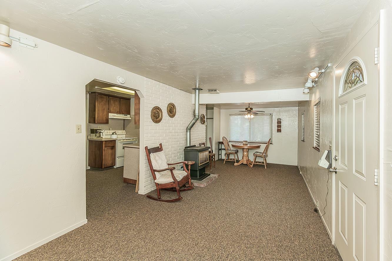 41894 Merriman Ln, Auberry, CA 93602