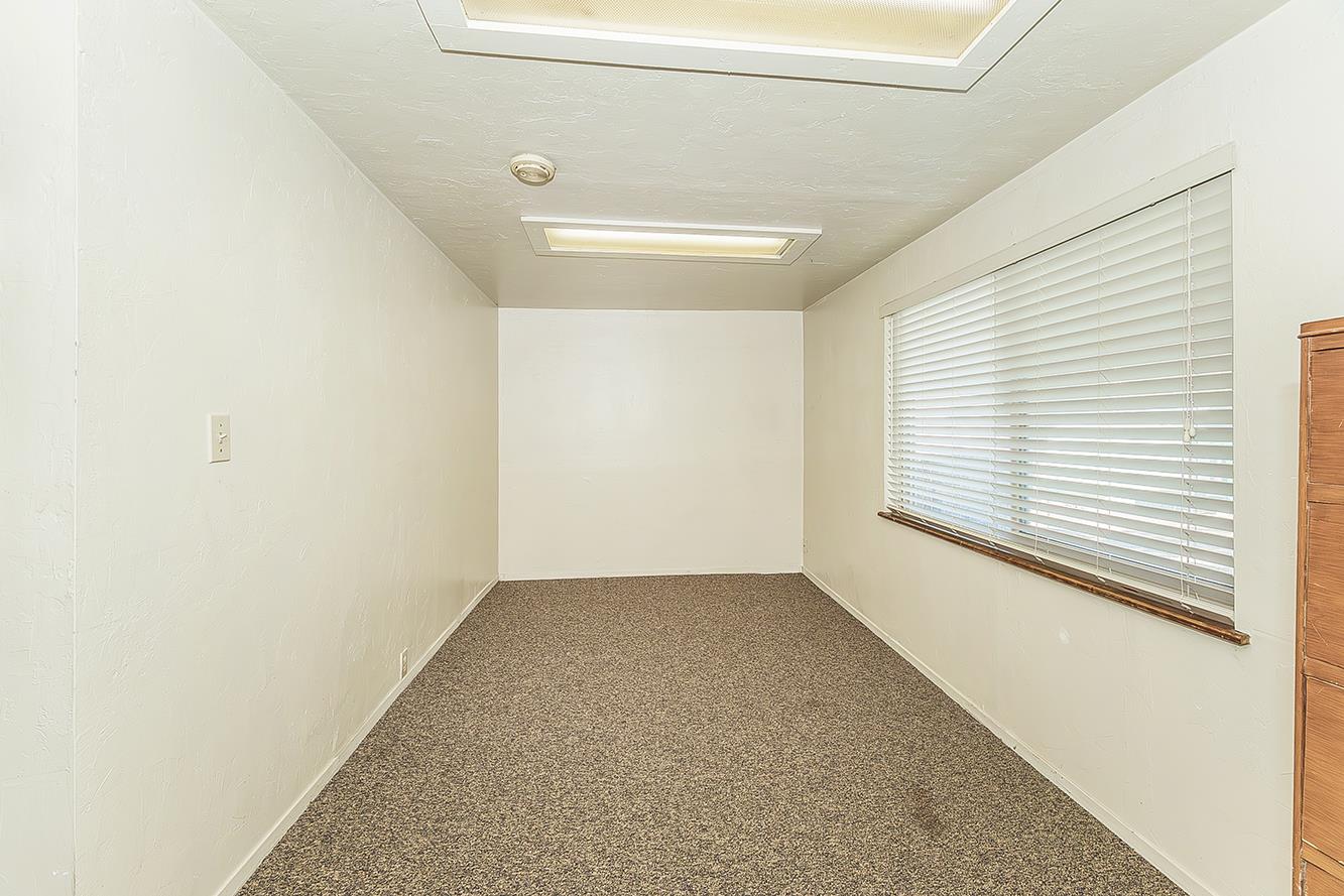 41894 Merriman Ln, Auberry, CA 93602