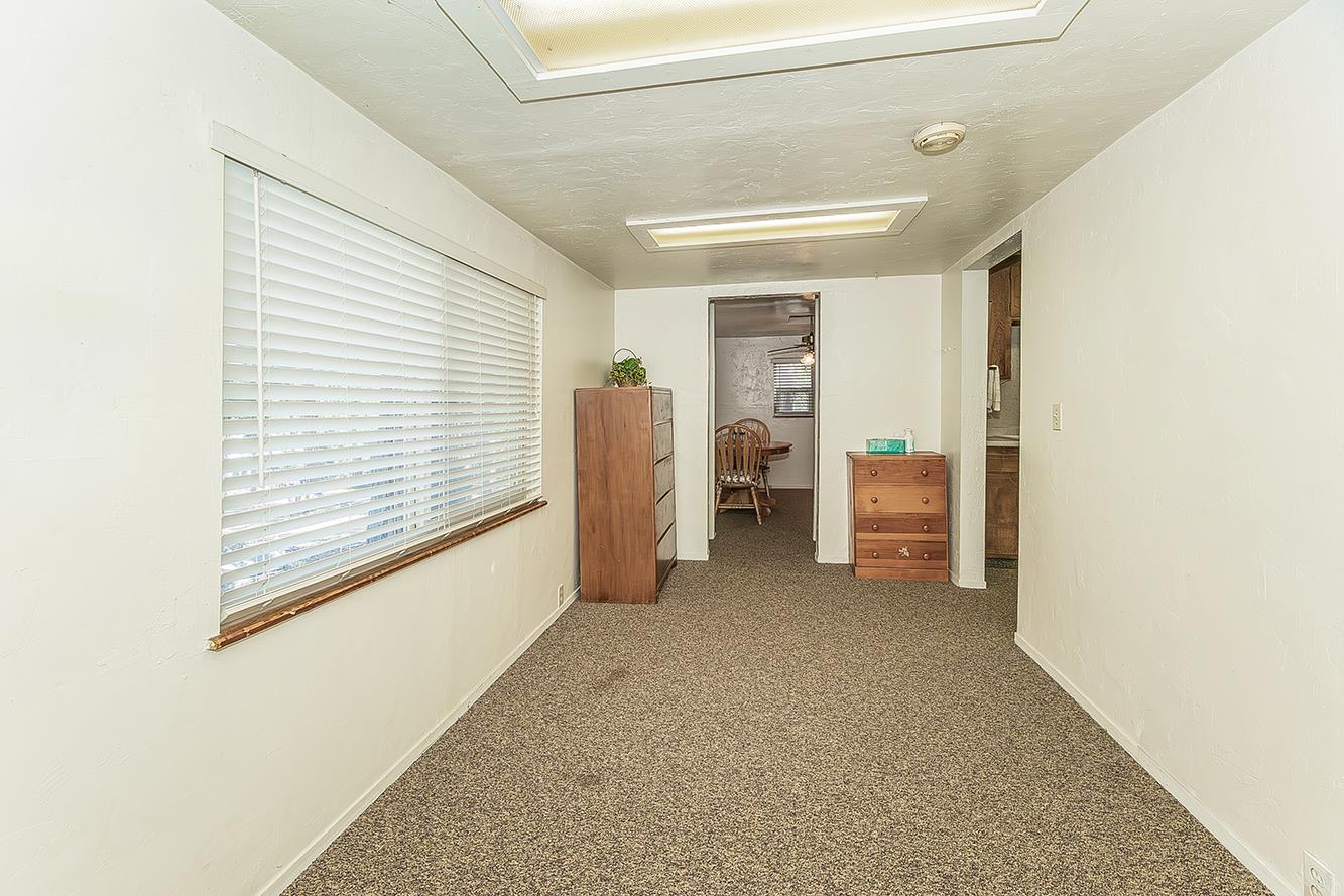 41894 Merriman Ln, Auberry, CA 93602