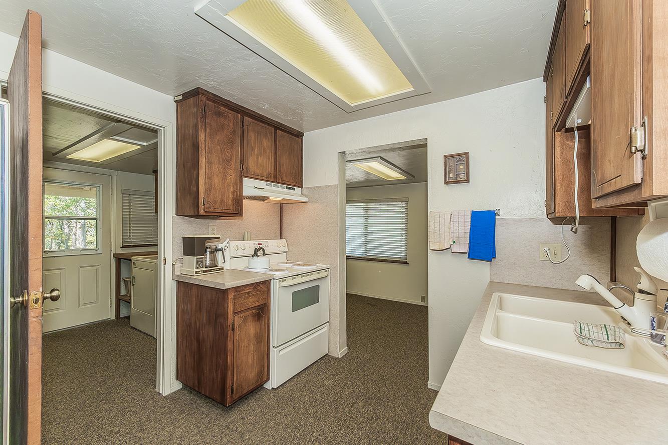 41894 Merriman Ln, Auberry, CA 93602