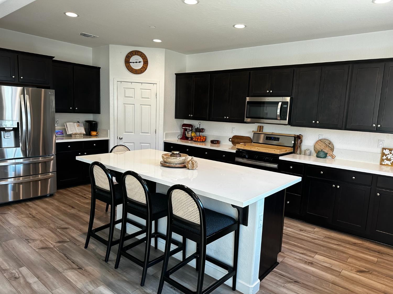 6559 E Berkeley Ave, Fresno, CA 93727