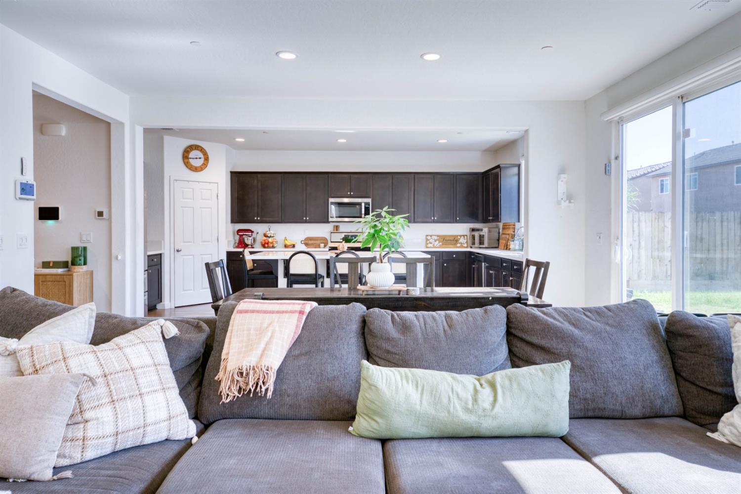 6559 E Berkeley Ave, Fresno, CA 93727