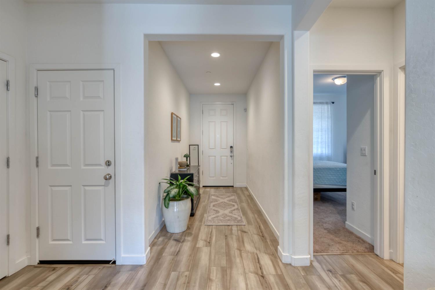 6559 E Berkeley Ave, Fresno, CA 93727