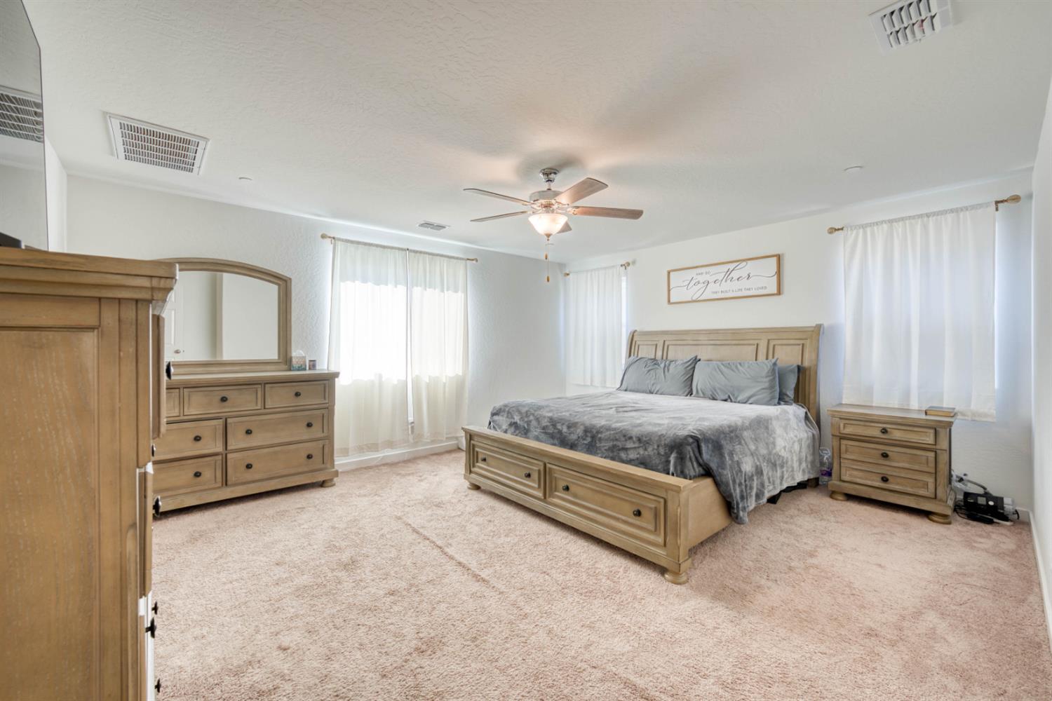 6559 E Berkeley Ave, Fresno, CA 93727