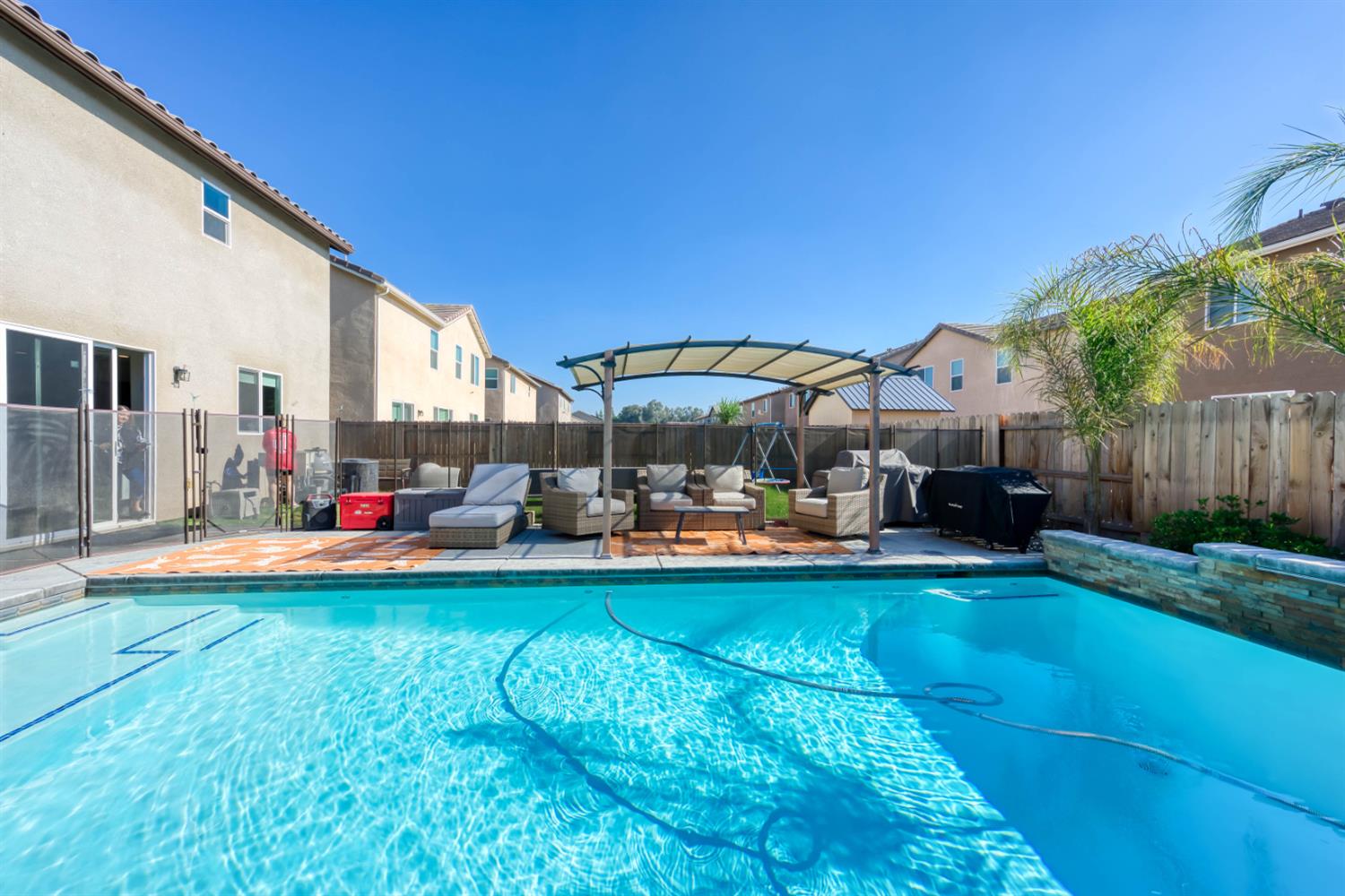 6559 E Berkeley Ave, Fresno, CA 93727