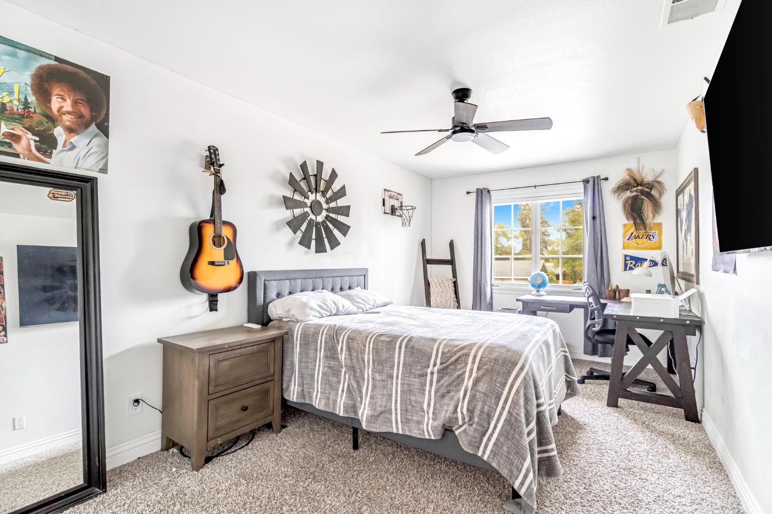 1103 S Linda Vista St, Visalia, CA 93277