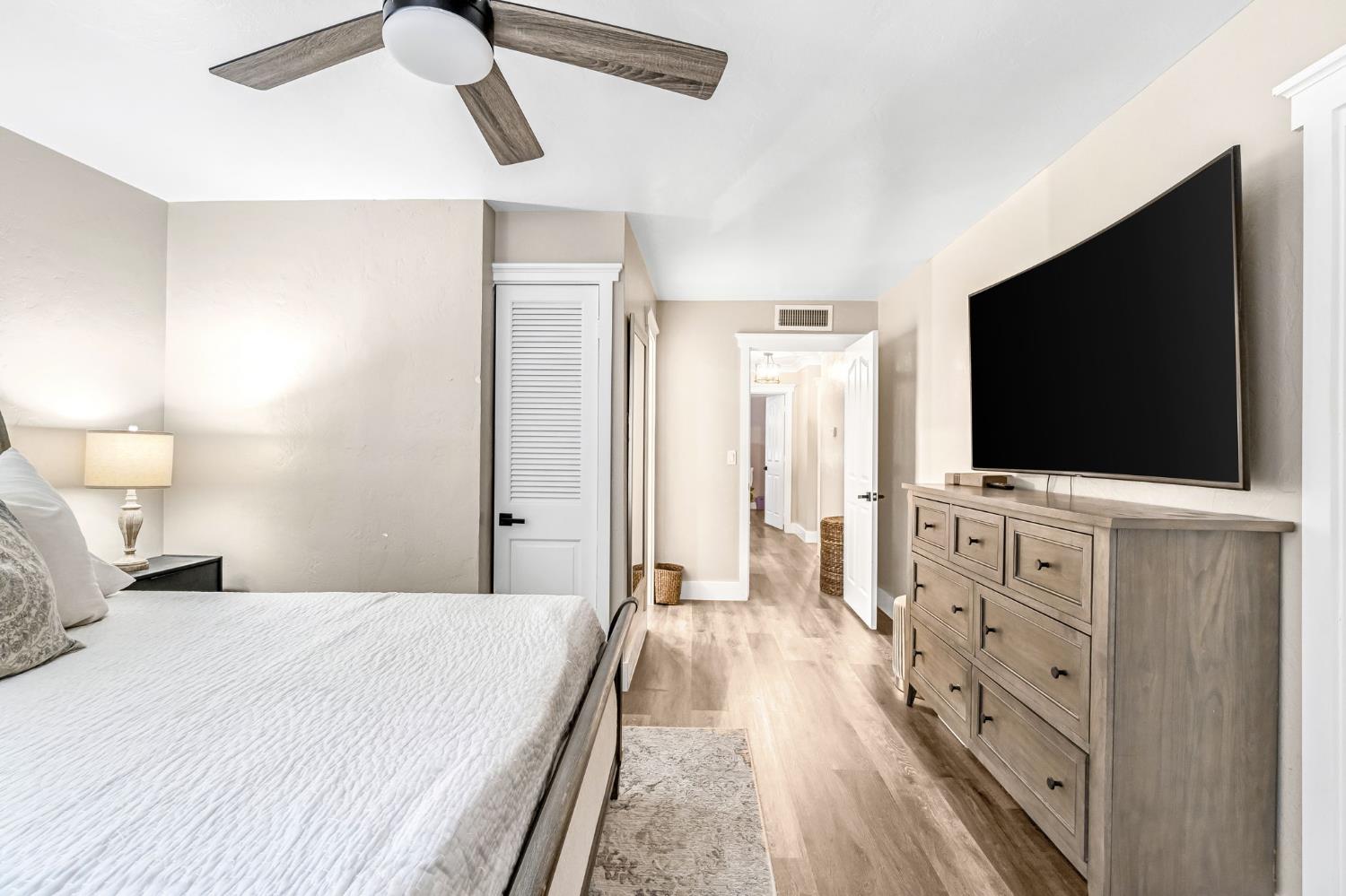 1103 S Linda Vista St, Visalia, CA 93277