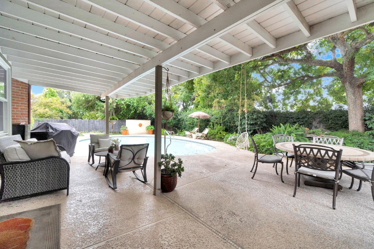 1103 S Linda Vista St, Visalia, CA 93277