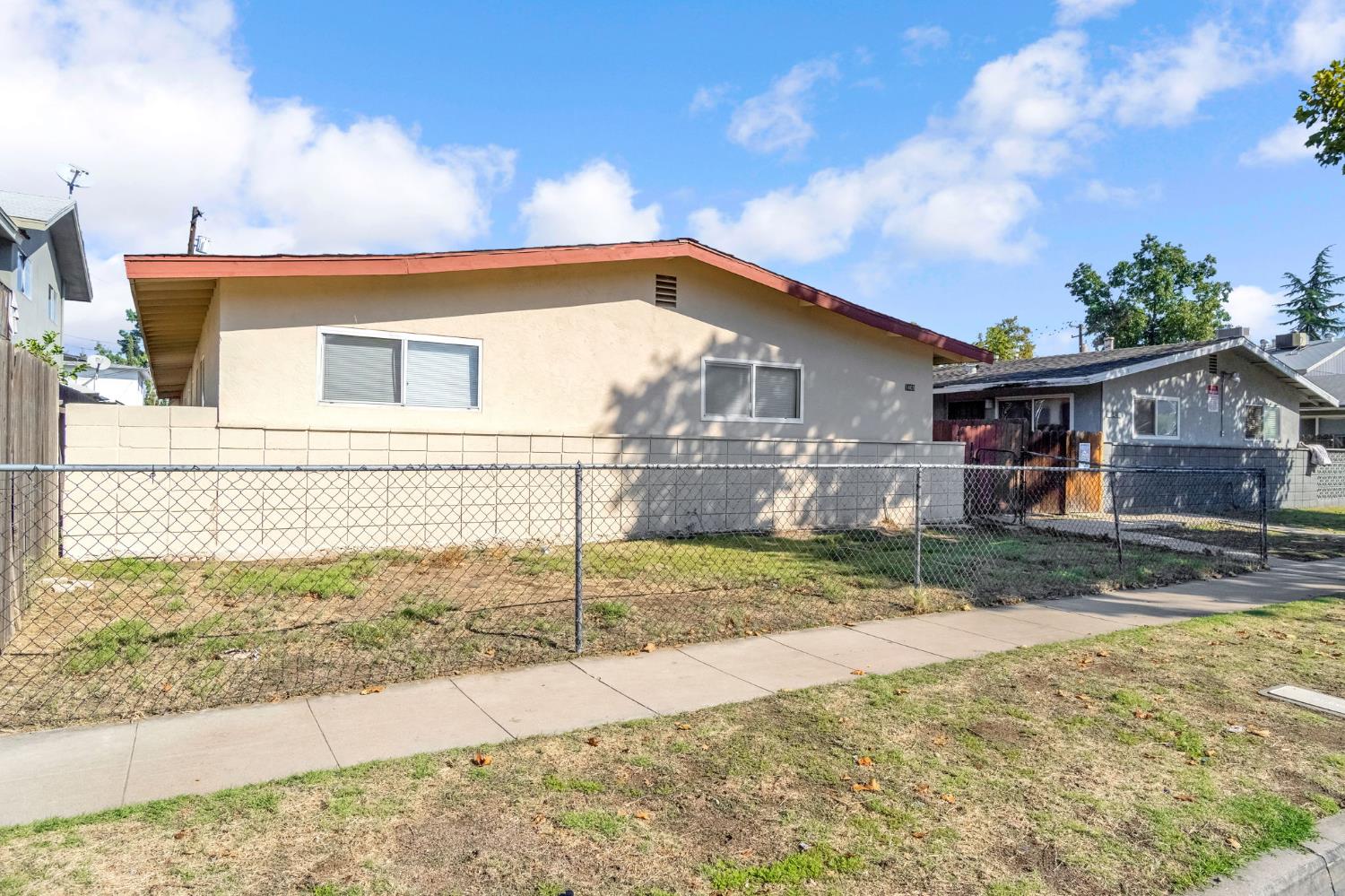 1409 E Cambridge Ave, Fresno, CA 93704