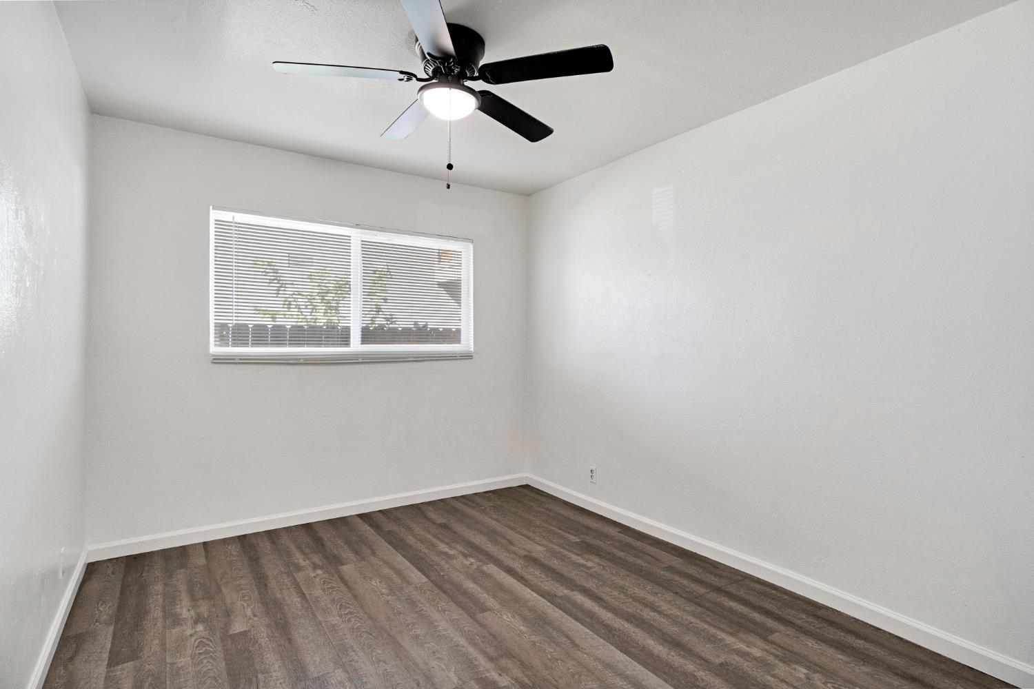 1409 E Cambridge Ave, Fresno, CA 93704