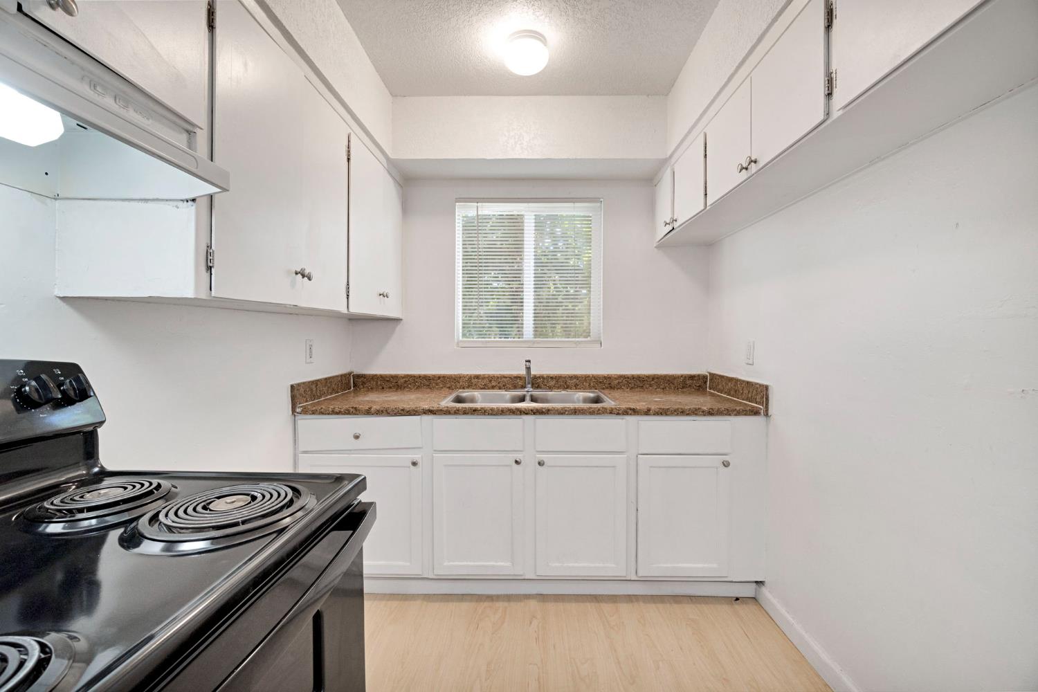 1409 E Cambridge Ave, Fresno, CA 93704