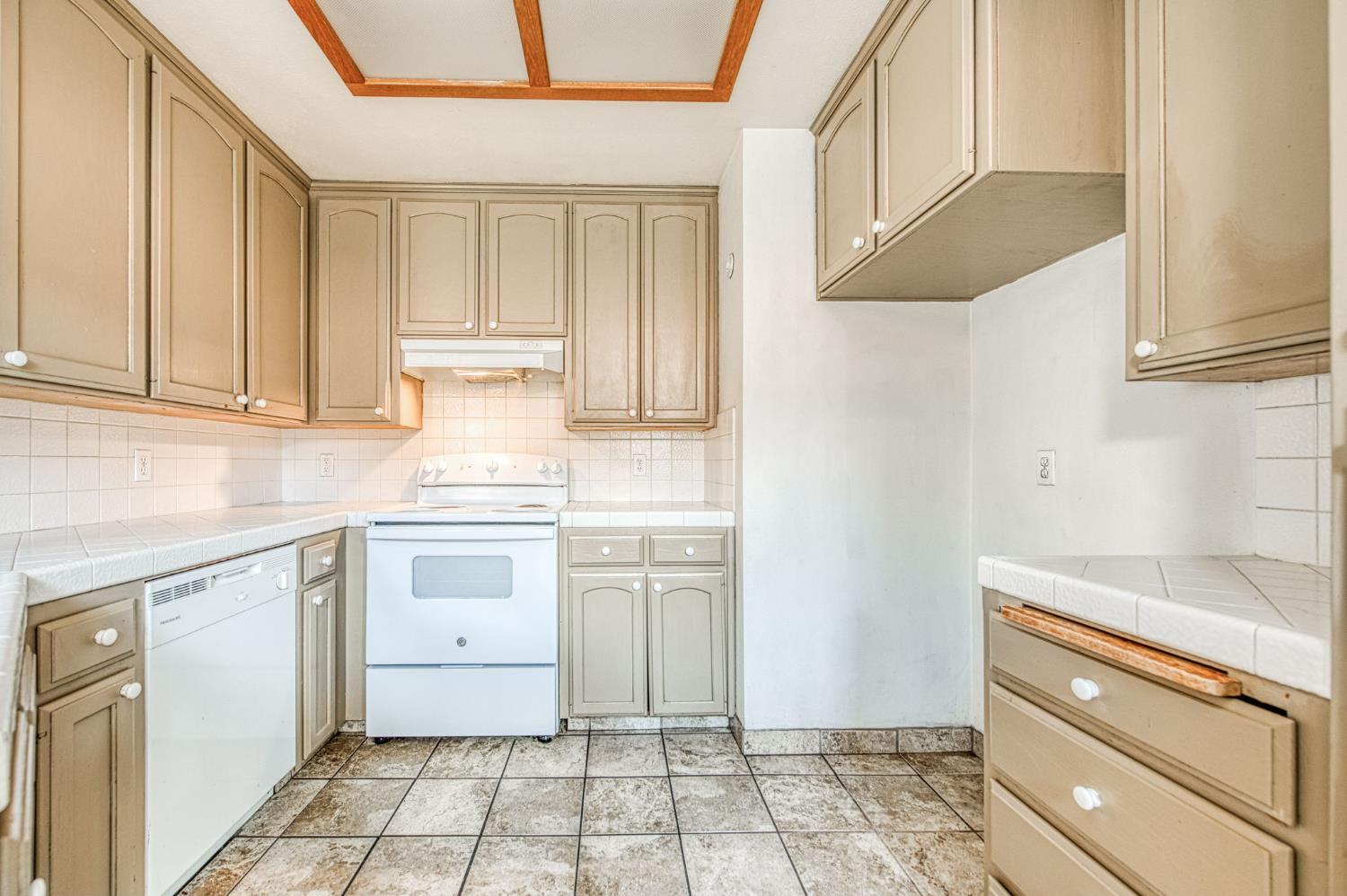 4657 W Berkeley Ave, Fresno, CA 93722