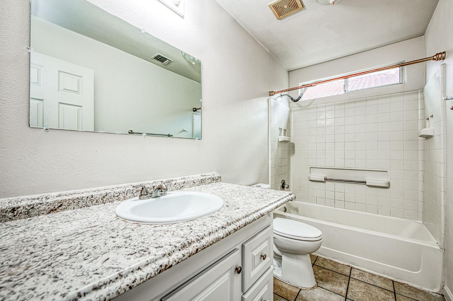 4657 W Berkeley Ave, Fresno, CA 93722