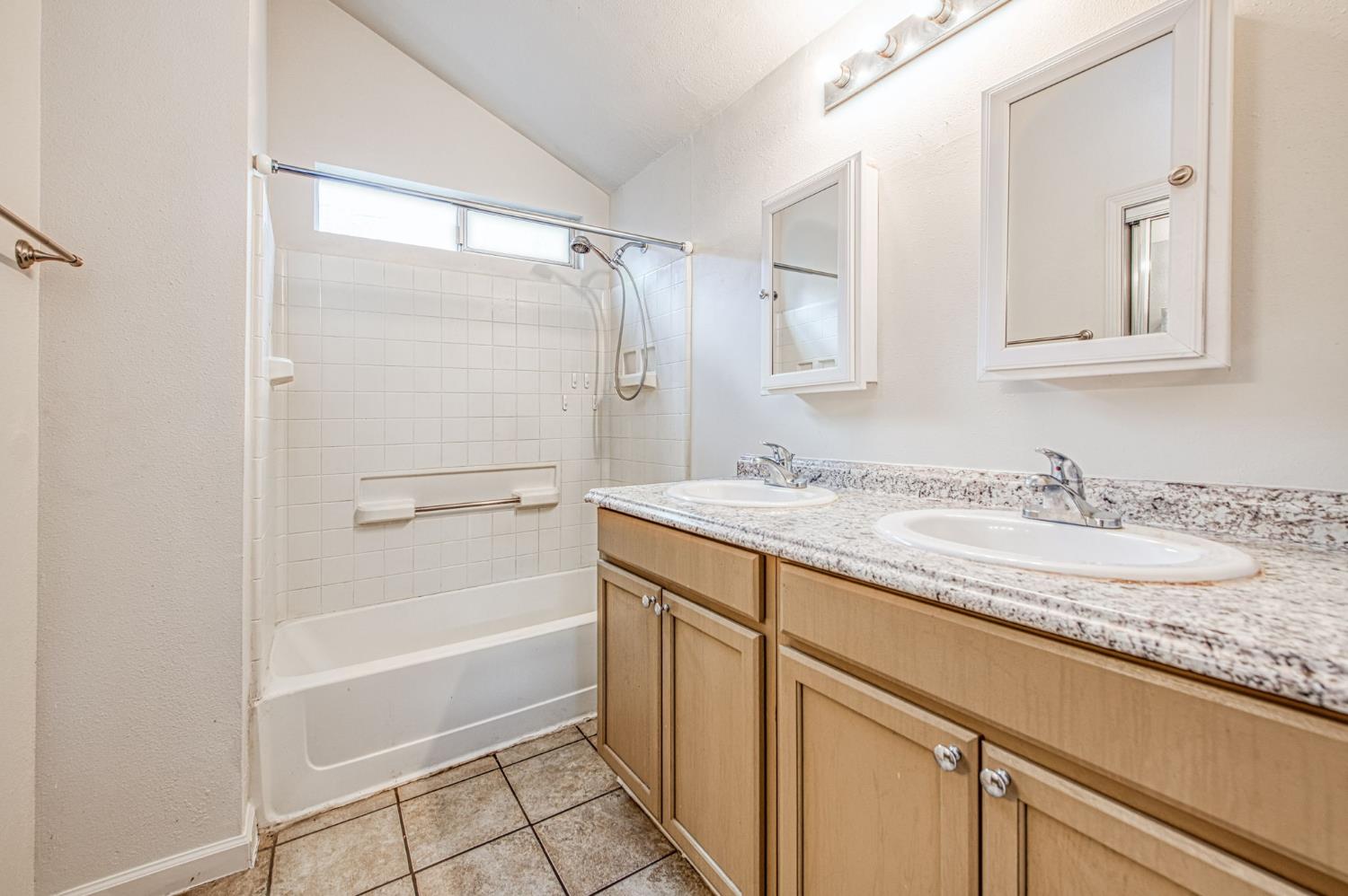 4657 W Berkeley Ave, Fresno, CA 93722